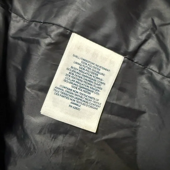 Lands' End Men's Black Puffer Vest - Picture 9 of 9